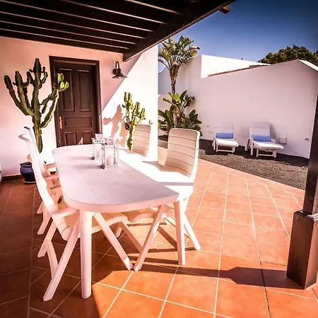 Carmen Lanzarote *